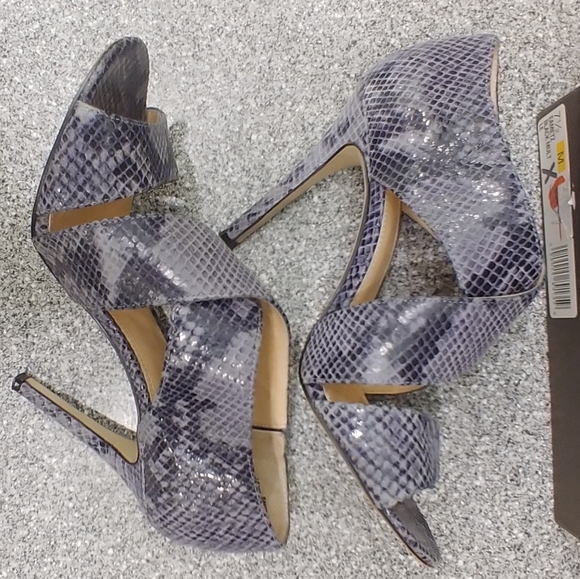 ENZO ANGIOLINI EAMETZ GREY SNAKESKIN HEEL - Picture 13 of 16